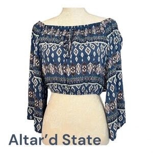 Altar’d State Bohemian‎ long sleeve off-the-shoulder crop